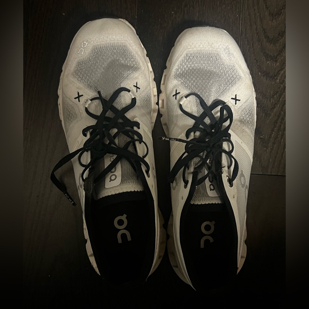 On Cloud x4 white